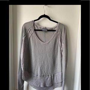 Woman’s ribbed sweatshirt